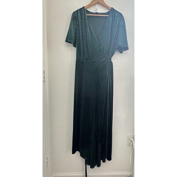 Simplee Plus Wrap Dress Women 3XL Green Velvet Hi-Low Party Whimsy Forrest Fairy - Picture 1 of 11